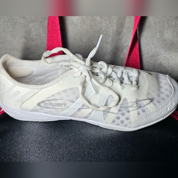 NFINITY Shoes Infinity Vengeance Cheer Shoes Size 6 White Like New